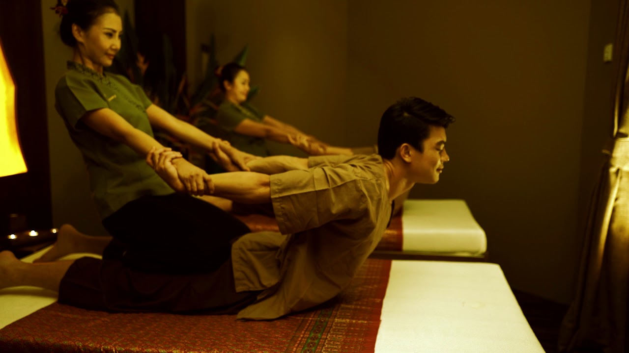 What is a traditional Thai massage